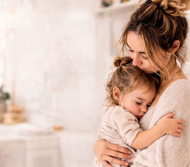 Why Toddlers Cling to Mum — Especially When She’s Exhausted